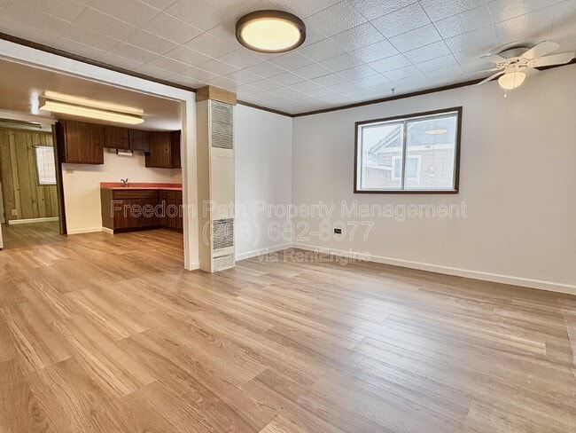 Photo - 104 Main St