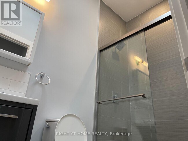 Photo - 980 Ossington Ave
