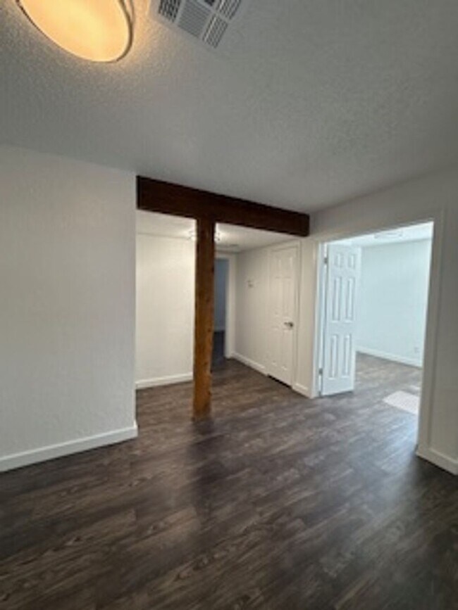 Photo - Townhollow Apartments