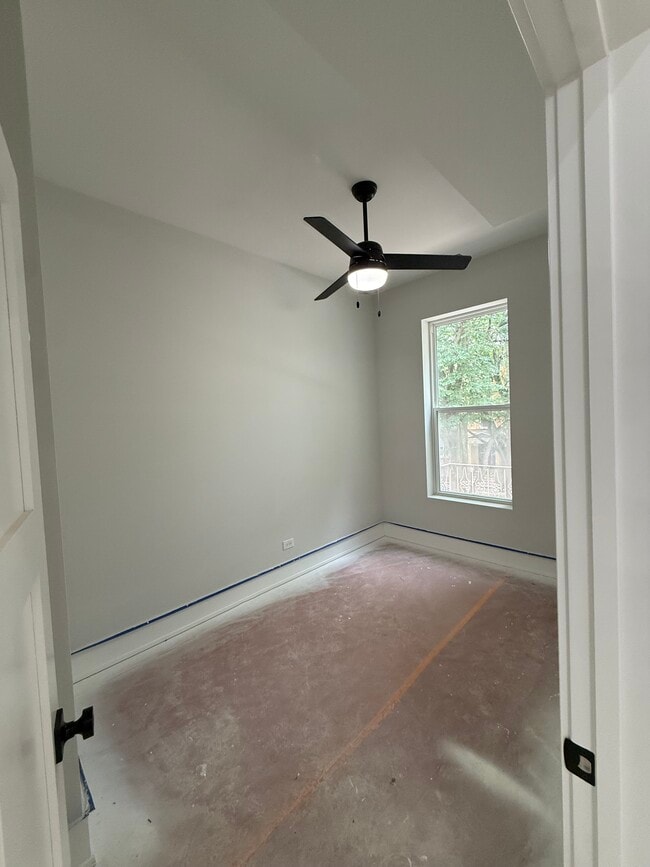 Photo - 1123 W Wolfram St Unit 2