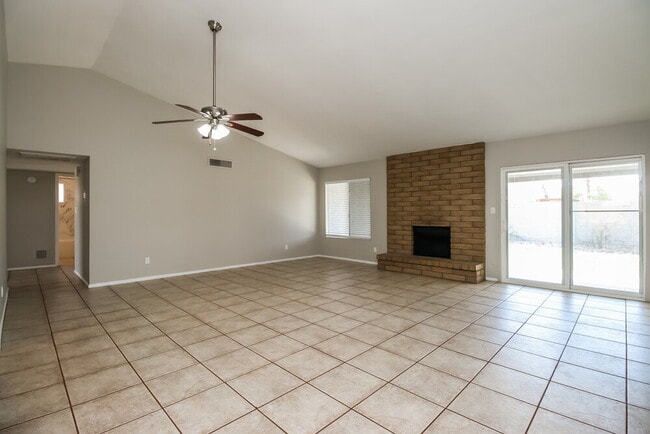 Photo - 1213 W Stottler Dr