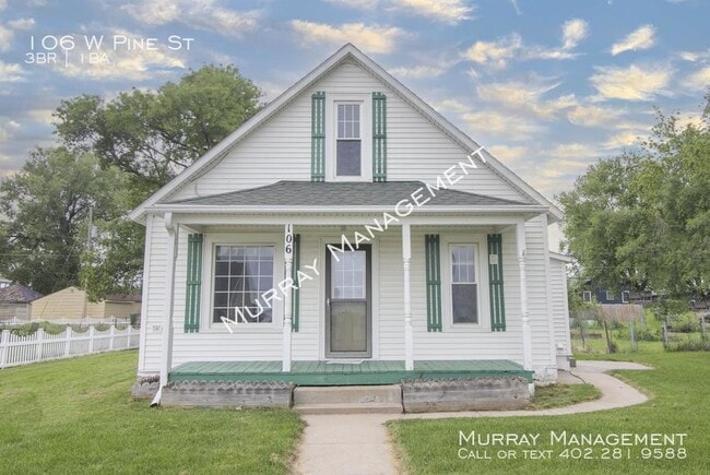 Photo - 106 W Pine St