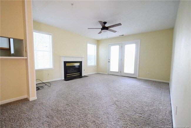 Photo - 224 Waterdown Dr