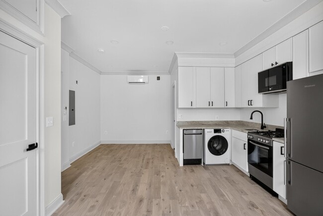 Photo - 311 East Capitol St SE Unidad #1