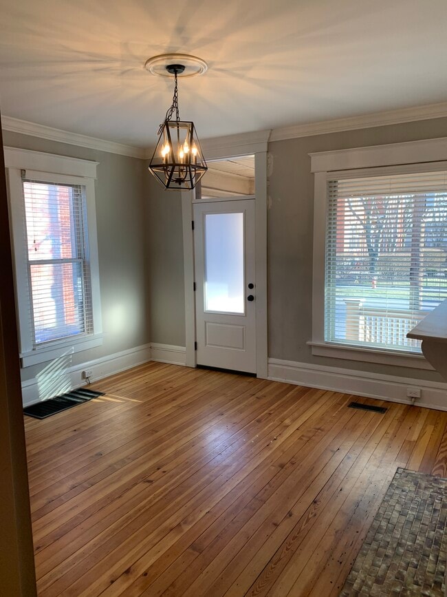 Sala de estar - 396 W 1st Ave Unidad 1