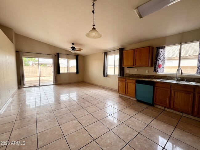 8212 W Apache St