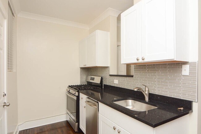 Photo - 727 W Roscoe St Unit J07P