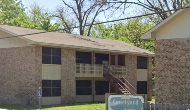 Photo - 812 E Palestine St