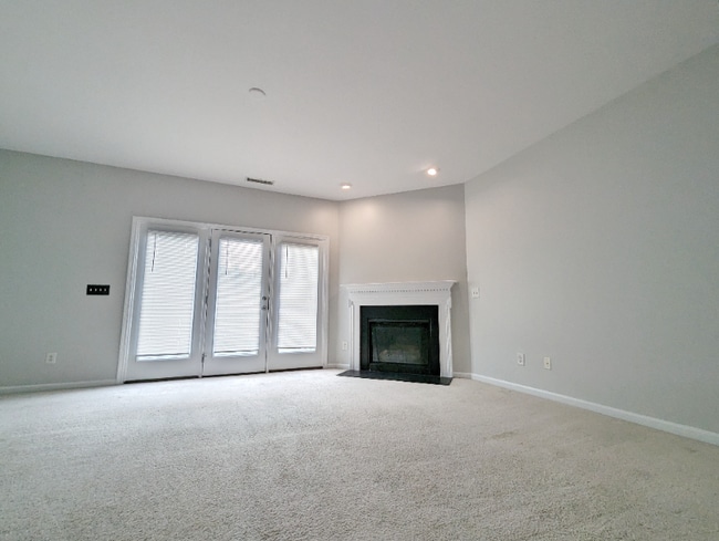 Photo - 153 Braeside Ct