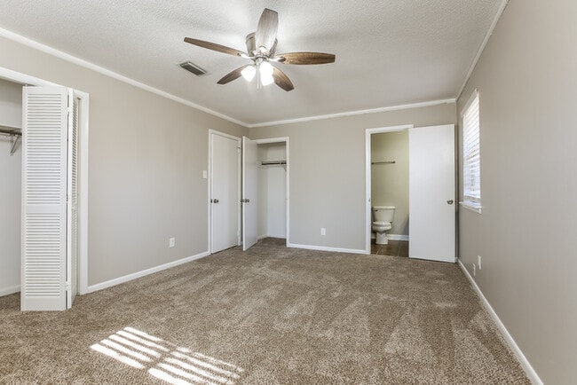 Photo - 22 Single Oaks Dr