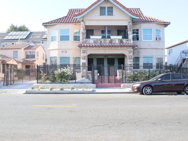 Building Photo - 441 W 79th St Unit #2 Rental