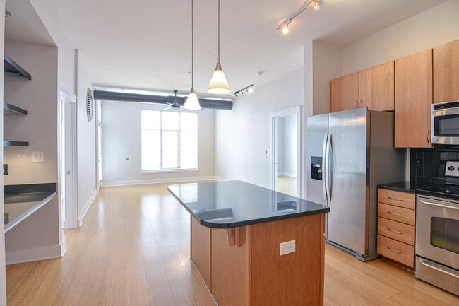 Building Photo - 535 S Upper St Unit 402