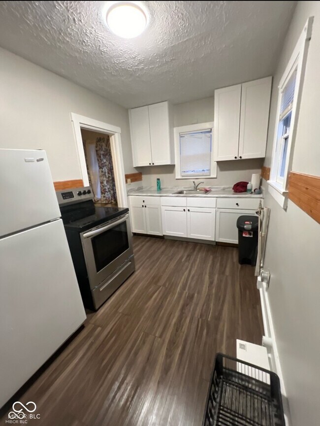 Photo - 421 N State St