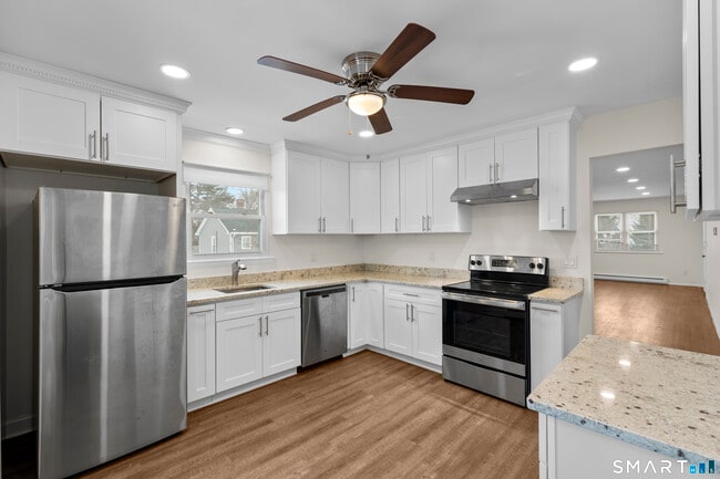 Photo - 110 Burwood Ave Unit 2