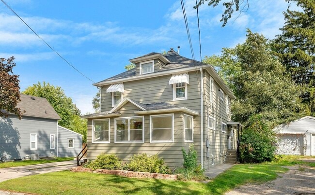 Photo - 2040 Roos Ave SW Unit B