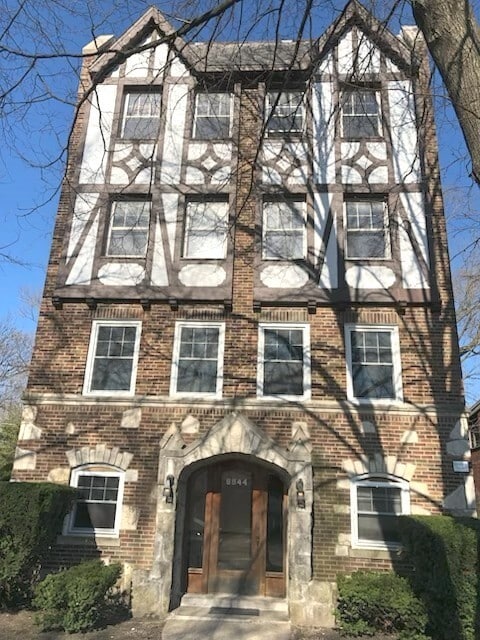 Building Photo - 8944 Kilpatrick Ave Unit 3