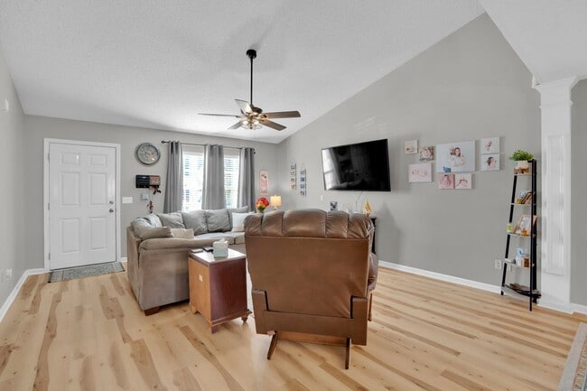 Photo - 129 Merowey Ct