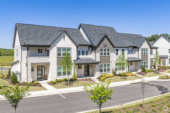 Primary Photo - Satellite Square