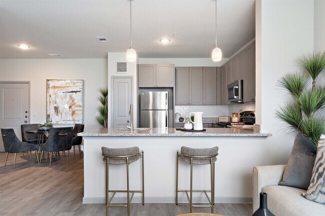 Photo - 1101 Halsey Dr