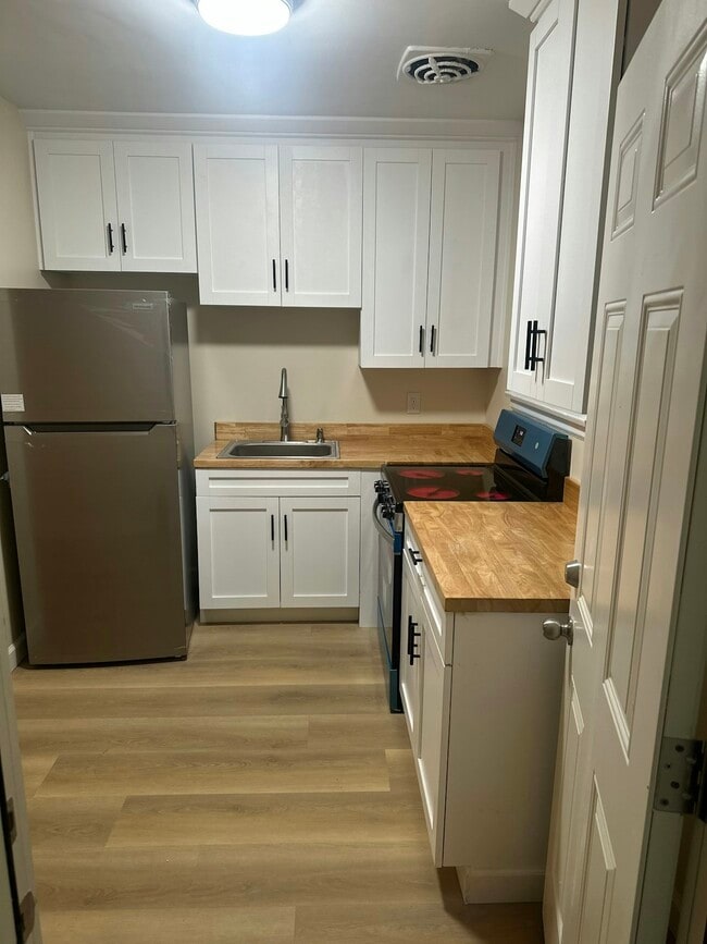 Photo - 724 S 4th St Unidad C12