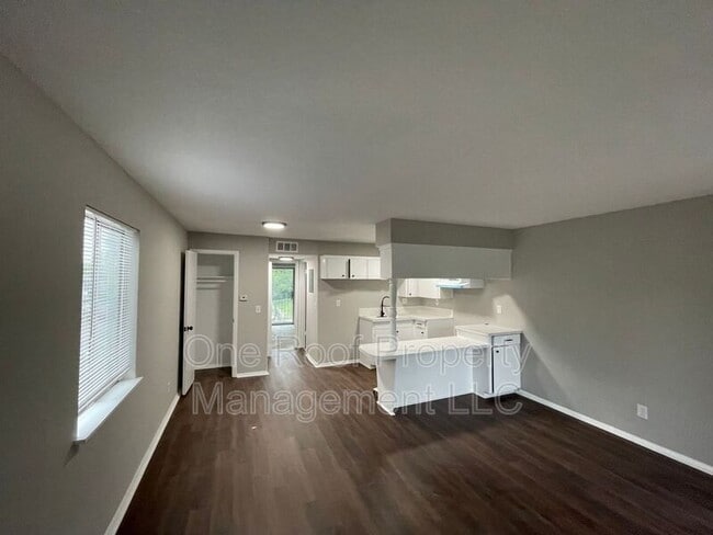 Photo - 3113 Barnett Ave