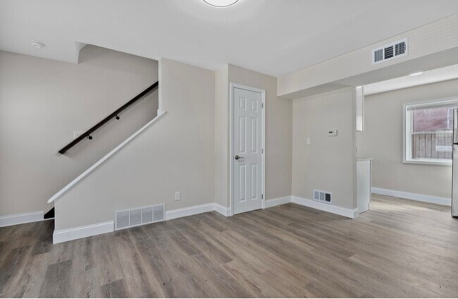 Photo - 464 E Norwich Ave