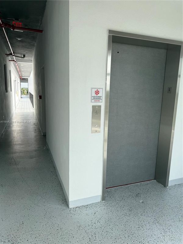 Photo - 859 E 24th St