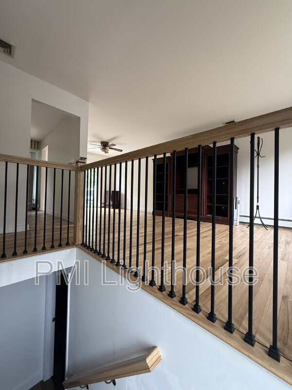 2077 Feuereisen Ave