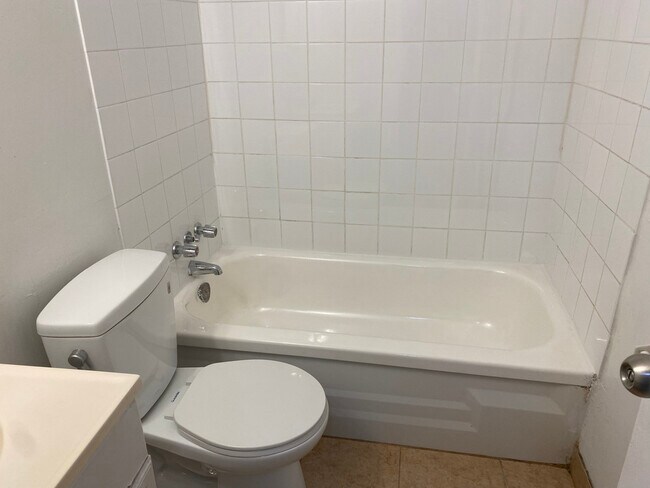 Photo - Village Court Apartments London