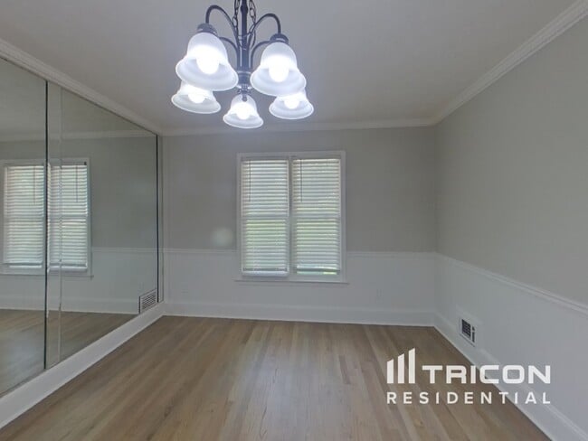 Photo - 115 Woodhawk Ln