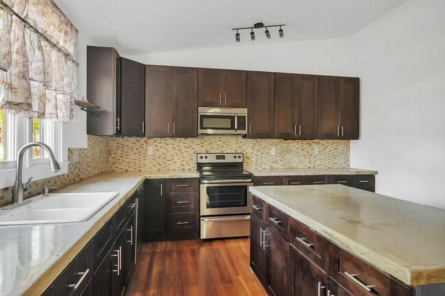 Photo - 2 Bedroom / 2 Bathroom House