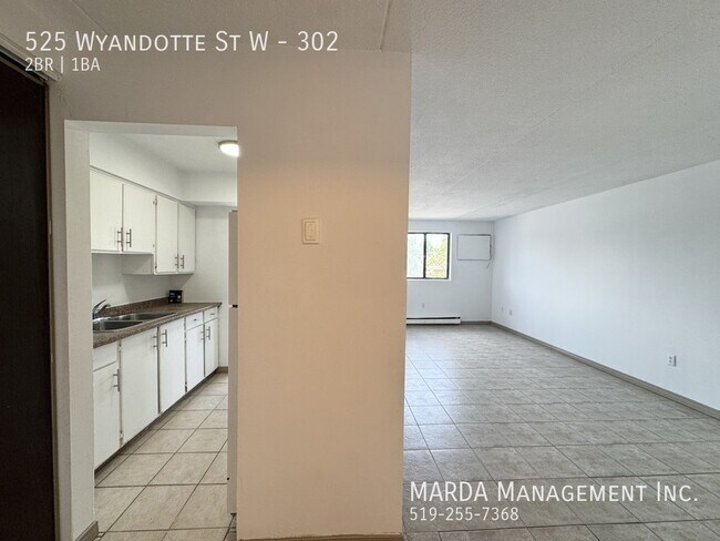 Photo - SPACIOUS 2 BED/1 BATH UNIT -DOWNTOWN + HYDRO! Unit 302