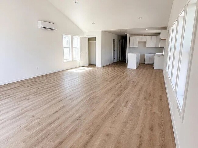651 N Johnson Ave Unit A - 651 N Johnson Ave