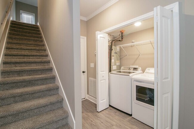 180 Dundee Dr