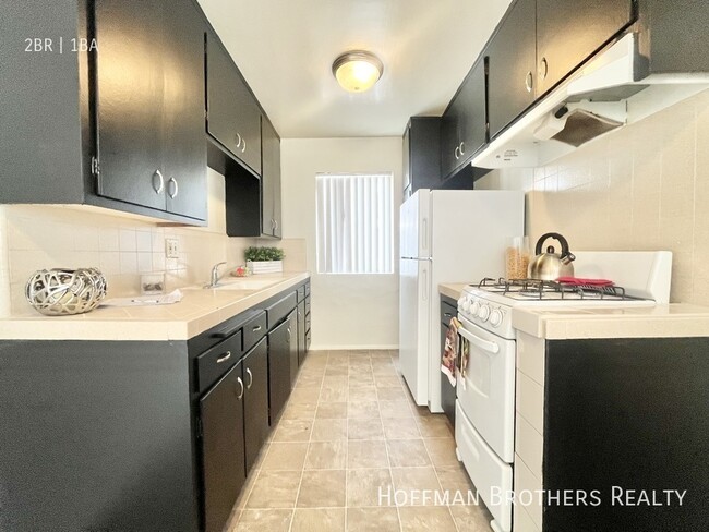 Building Photo - 11275 Huston St Unit 5