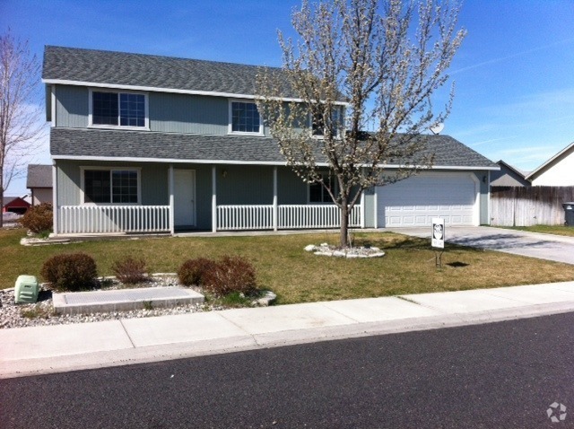 Building Photo - House for Rent