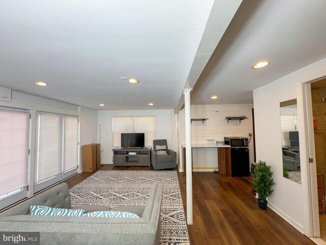 Building Photo - 9300 Colesville Rd