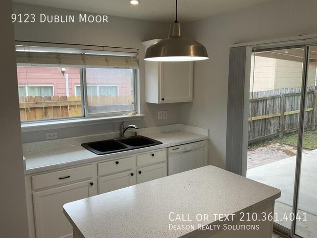 Photo - 9123 Dublin Moor