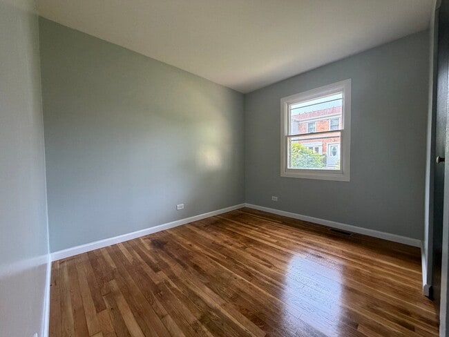Photo - 1068 Bristol Ct