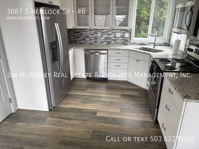Photo - 3087 S Hemlock St Unit #B
