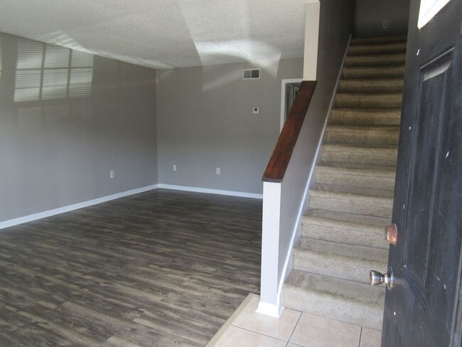 Photo - 1100 Pineland Ave