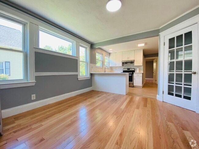 Building Photo - 152 Fayette St Rental