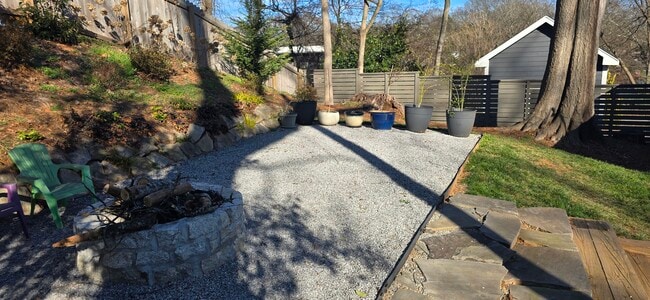 Espacio común de patio trasero - 1224 Hosea L Williams Dr NE Unidad B