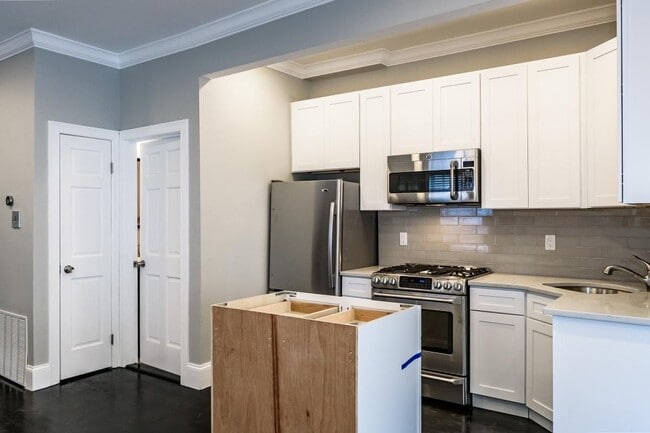 Building Photo - 69 Day St Unit #2