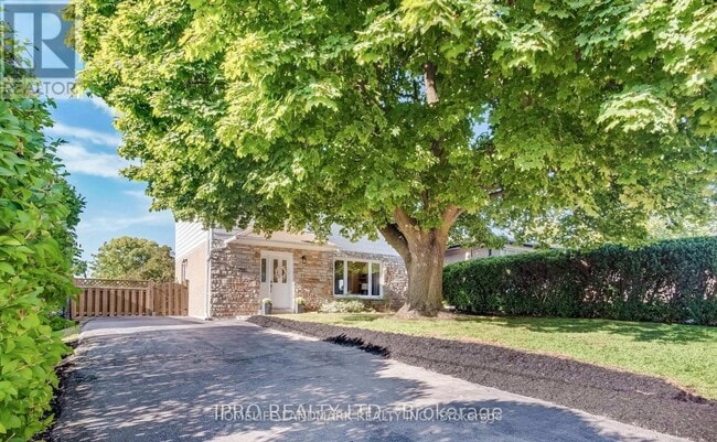Photo - 755 Botany Hill Crescent