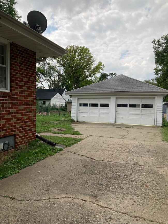 Photo - 4124 Lower Beaver Rd