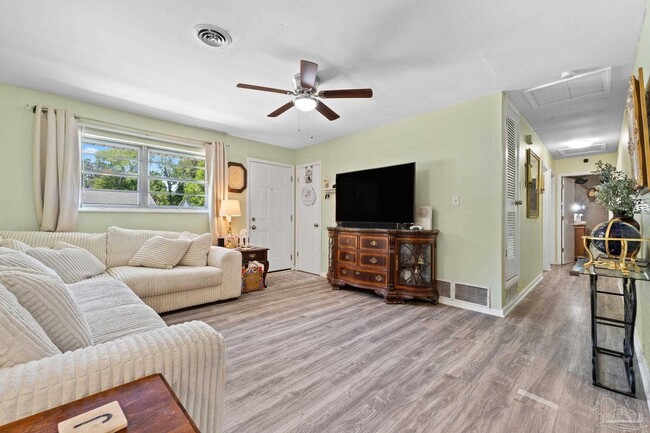 Photo - 6022 Syrcle Ave