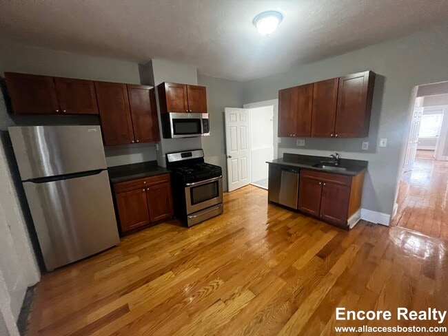 Photo - 270 Bowdoin St Unit 9