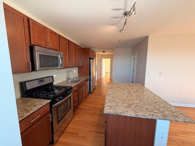 Photo - 1337 W Fargo Ave Unit 1301