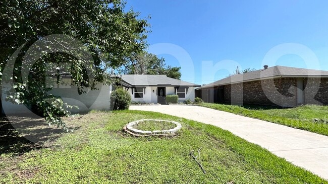 Building Photo - 1520 Armstrong Dr Rental